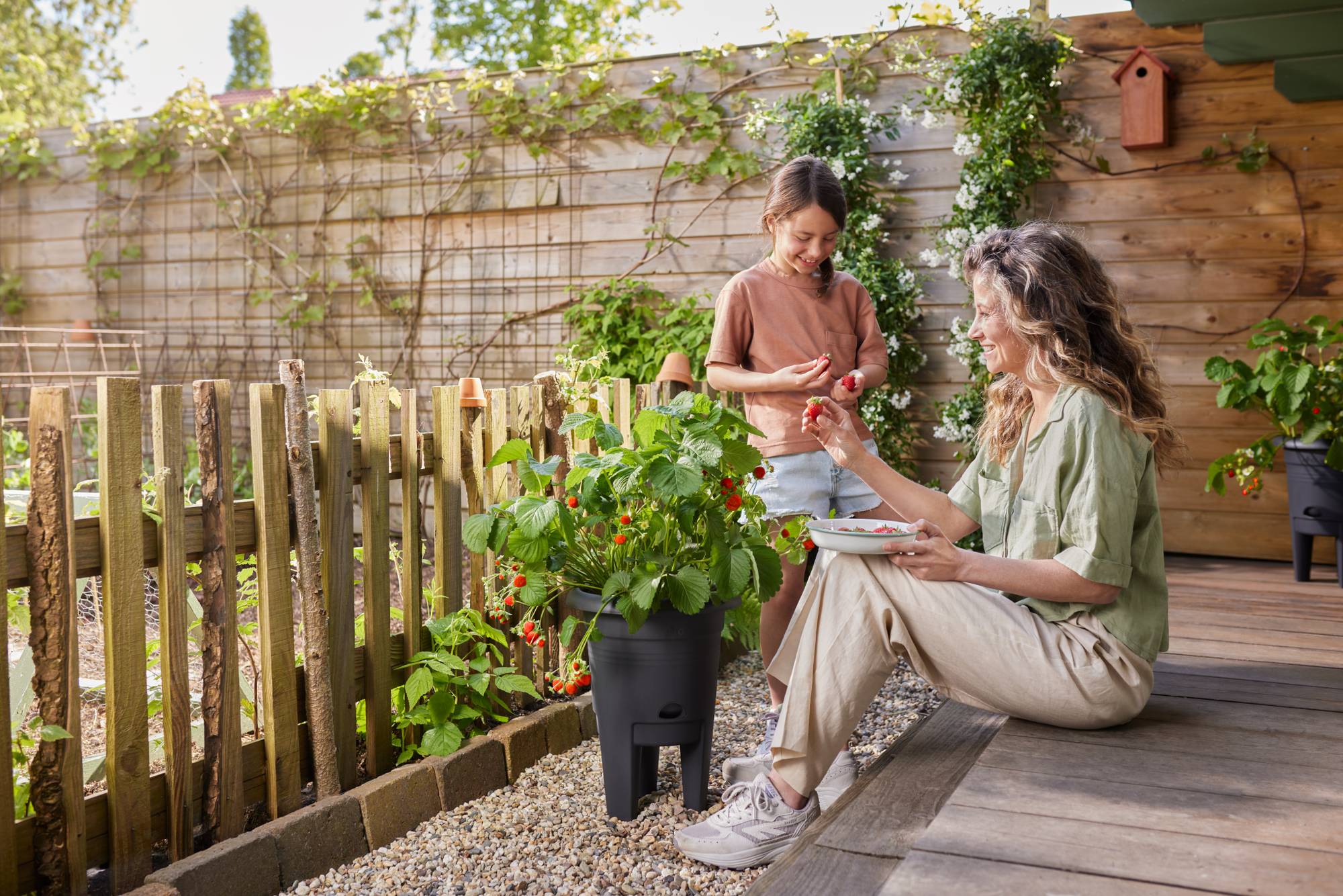 Ghiveci pentru cultivarea capsunilor - Green Basics Strawberry pot 33 living black - imagine 7